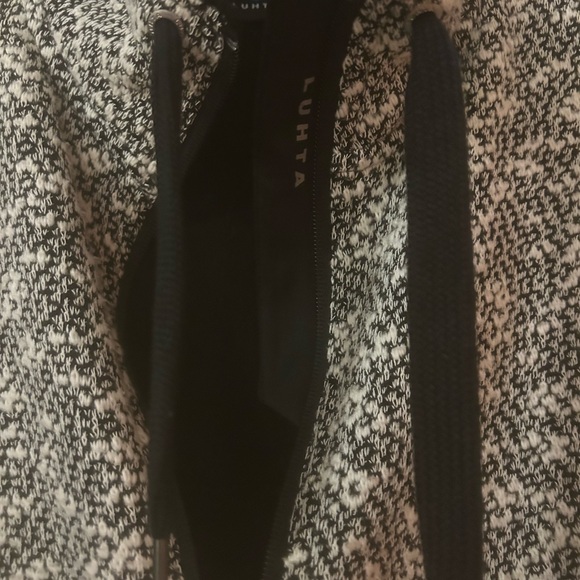 Fabulous Black Lunta Alpine Jacket. Perfect Sophisticated, Sporty, Small. 4/6 - Picture 6 of 9